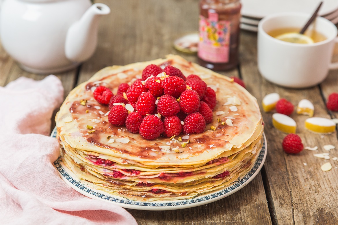 Gâteau de crêpes framboise et calisson